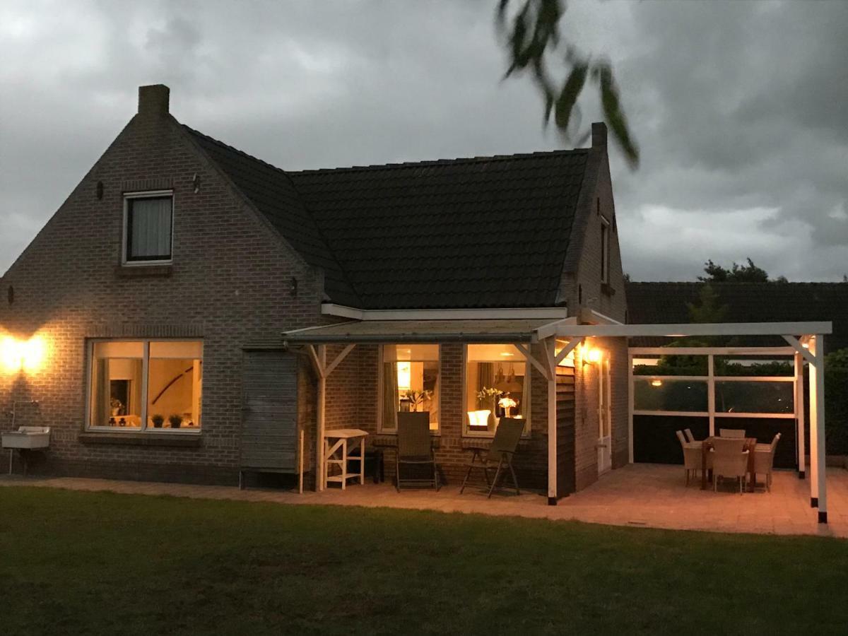Stinswoning " Waadhoeke " Tzummarum Esterno foto